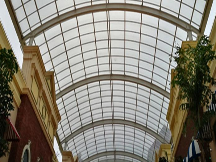 汉中屋面网架顶棚吊装方案